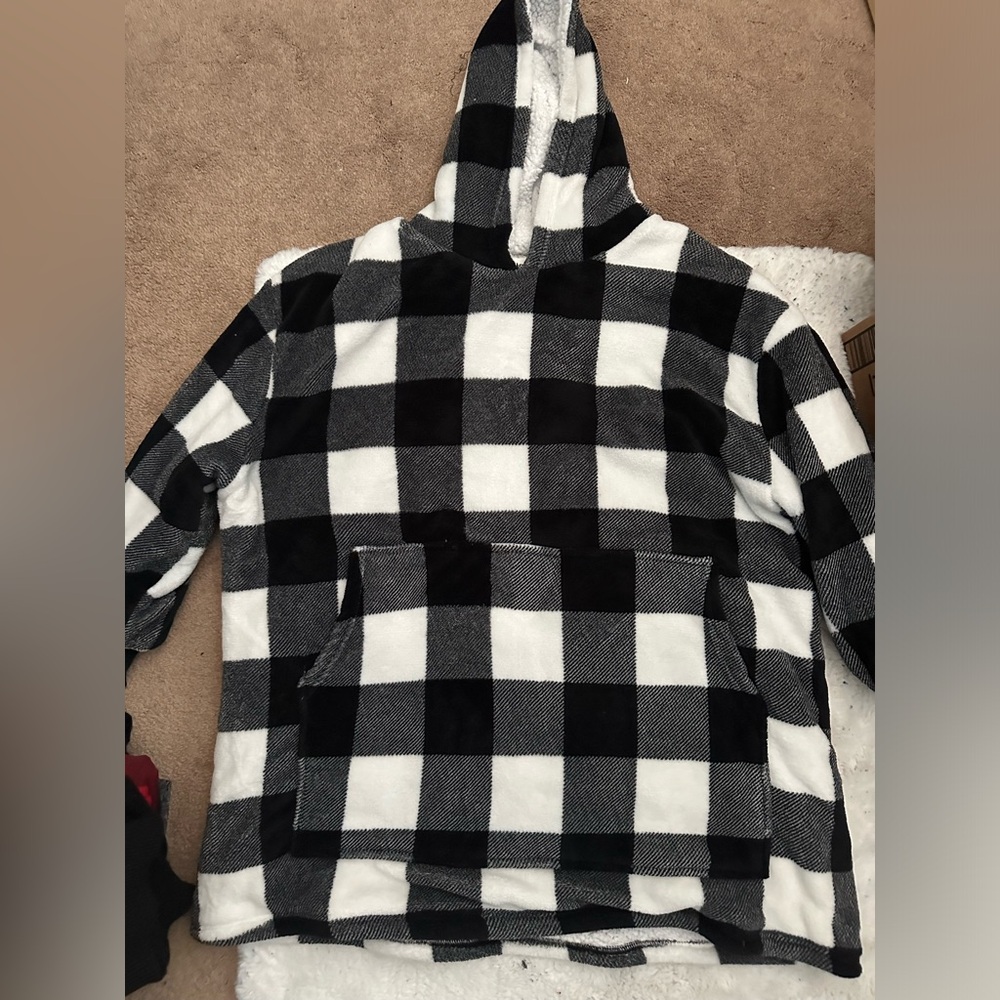 Black / White PJ Snuggie